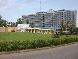 Chu de Cocody à Abidjan (Côte d'Ivoire) par Zenman , via wikipedia.fr